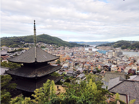 天寧寺 海雲塔と尾道の街並み